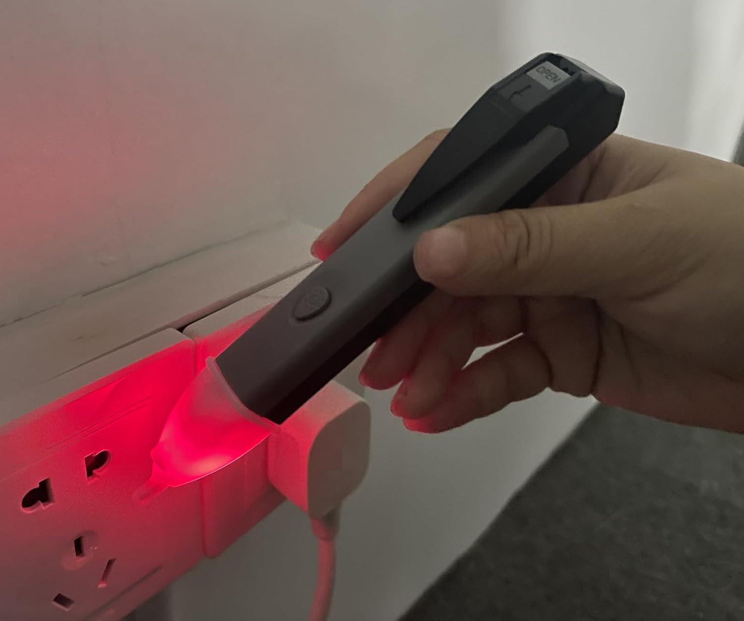 Non-Contact Voltage Tester Tools,LED Flashlight,Buzzer Alarm,AC Voltage Detector Pen,Test Range 60V - 1000V for Live/Null Wire Judgment - Image 4