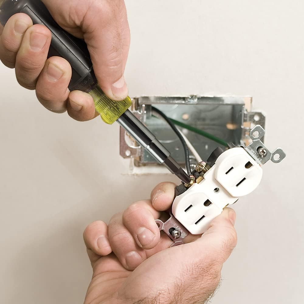 Klein Tools 32500 11-in-1 Screwdriver / Nut Driver Set, 8 Bits (Phillips, Slotted, Torx, Square), 3 Nut Driver Sizes, Cushion Grip Handle - Image 7